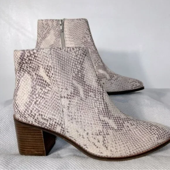Seychelles NEW Occasion Nueutral Snake Print Ankle Boot- Size 8 - Picture 13 of 14